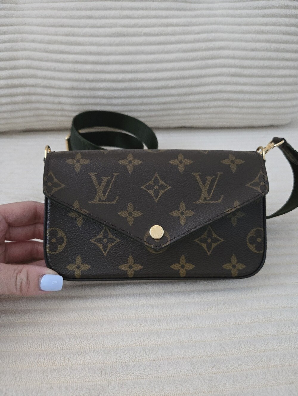 Louis Vuitton Felicie Strap And Go - Picture 3 of 11